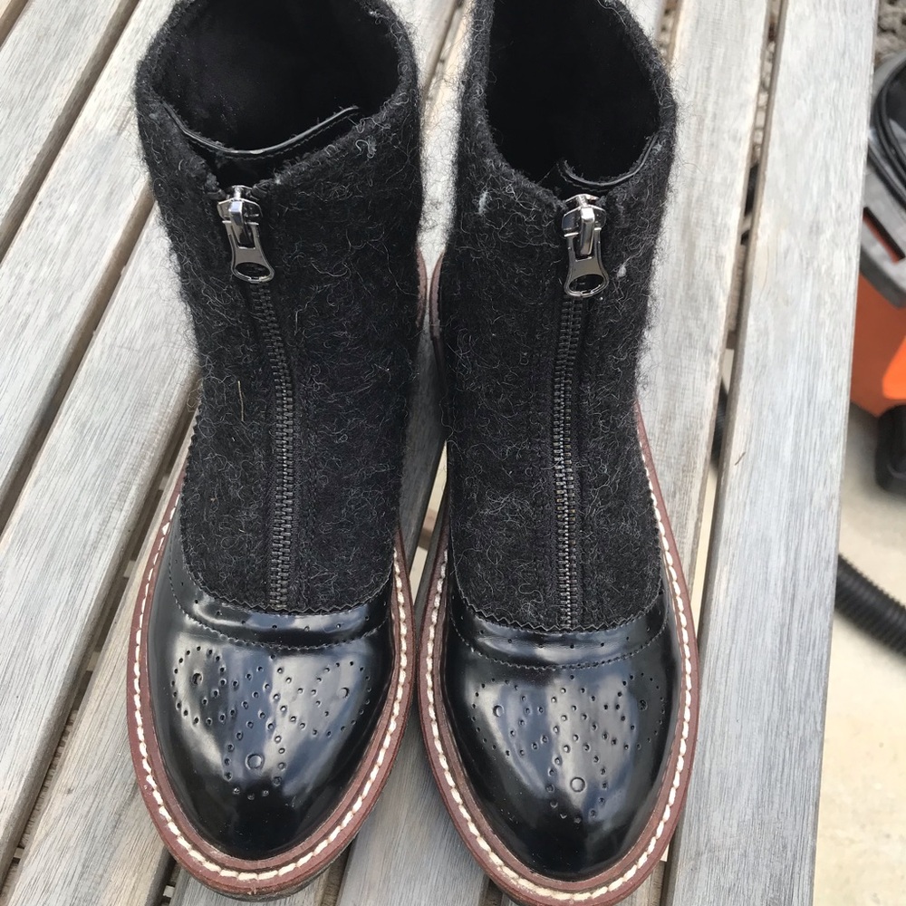 Unique winter zipper boots! 🥾❄️